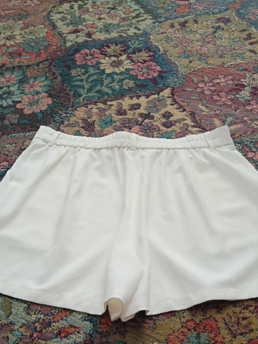 Classic White High-Rise Tailored Bermuda Shorts - Picture 3 of 4